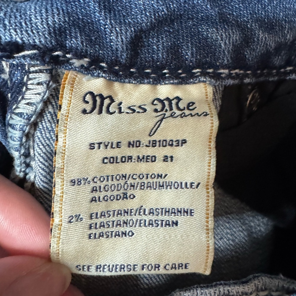 Miss Me Distressed Boyfriend Thick Stitch Embellished Cropped Jeans in Med 21 - Picture 7 of 8